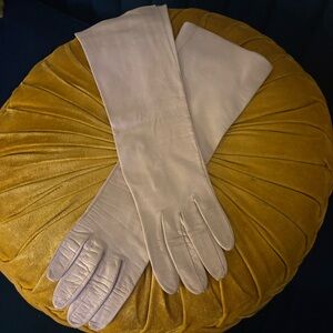 Vintage 1950’s Kid Skin Opera Gloves in Blush